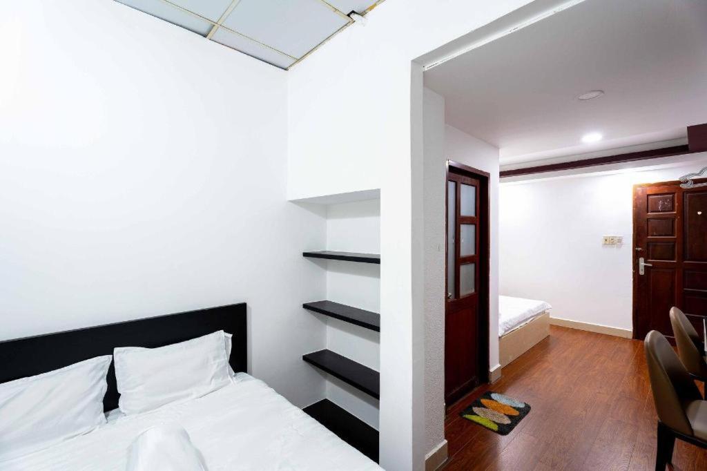 Tuan Viet Dinh Tien Hoang Hotel