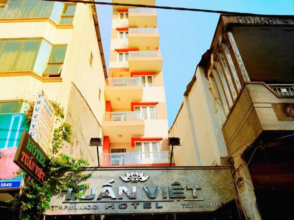 Hotel Tuan Viet Dinh Tien Hoang *