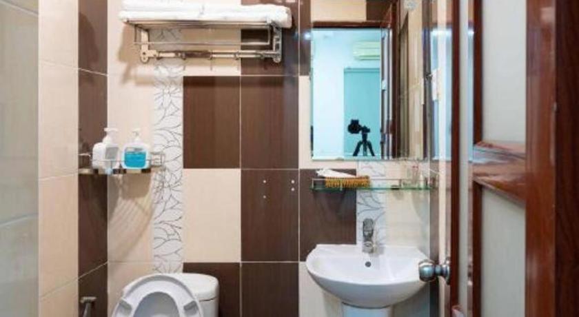 Tuan Viet Dinh Tien Hoang Hotel